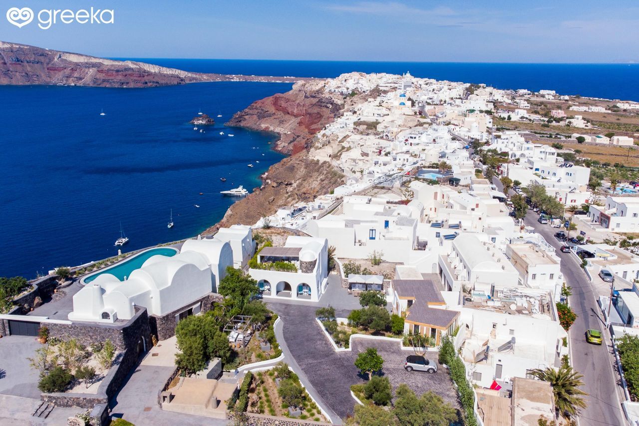 Katikies Kirini Hotel in Oia, Santorini | Greeka