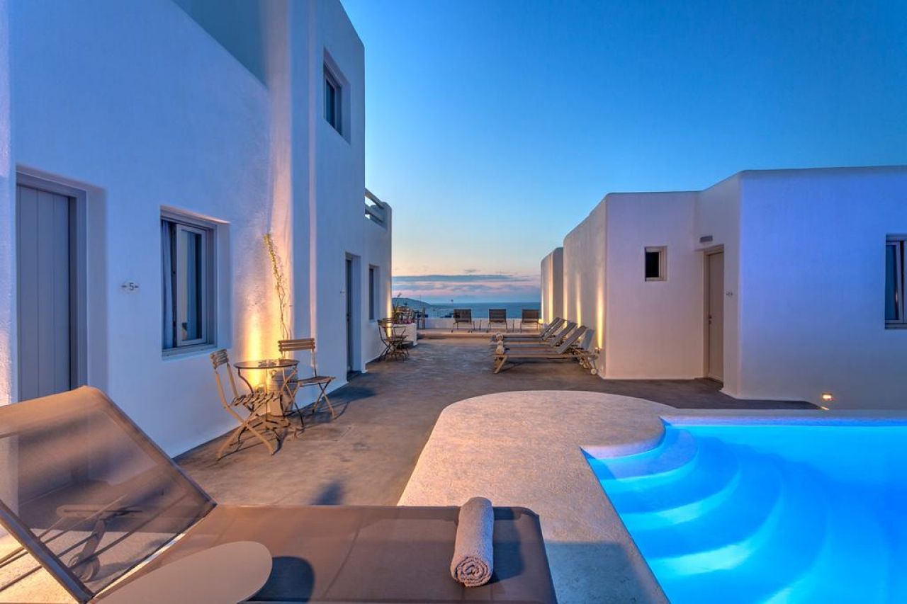 Papadakis Hotel in Naoussa Paros Greeka