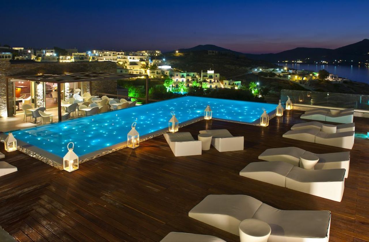 Senia Hotel in Naoussa, Paros | Greeka