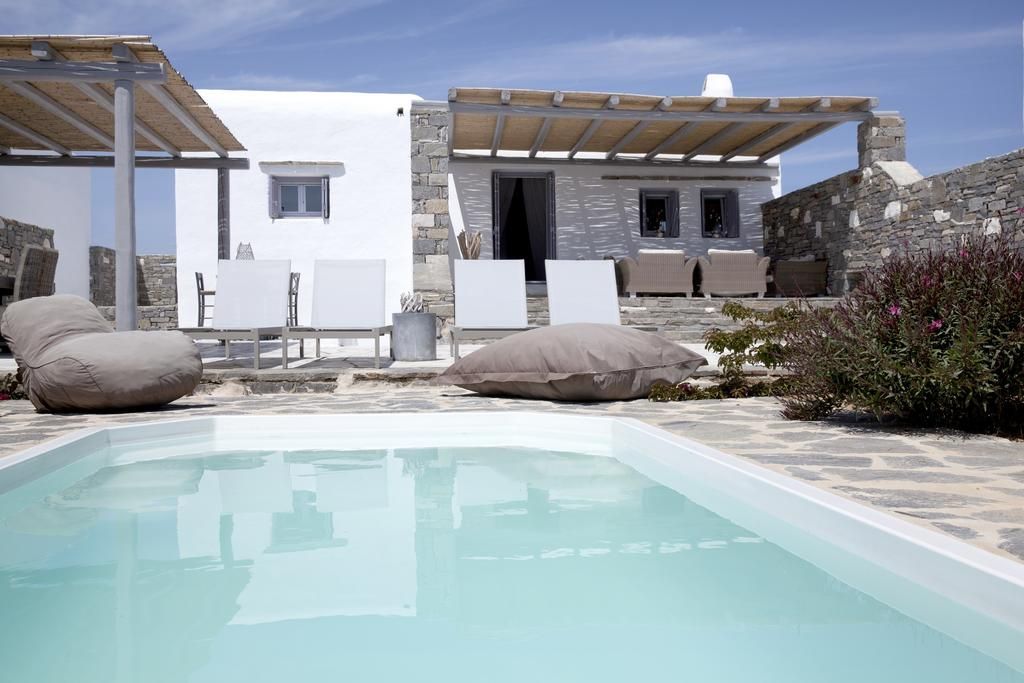 paros luxury villas for rent