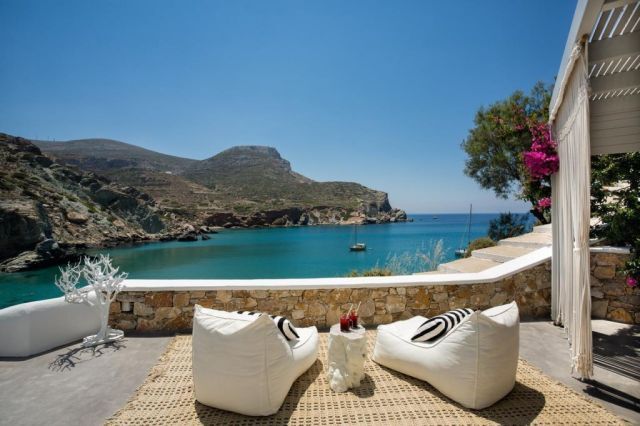 Folegandros Greece: Travel Guide 2024 | Greeka