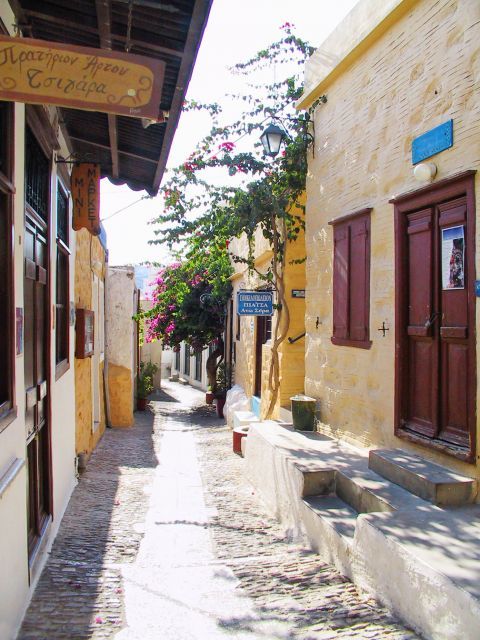 A vintage corner in Ano Syros