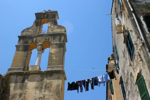 Drying laundry