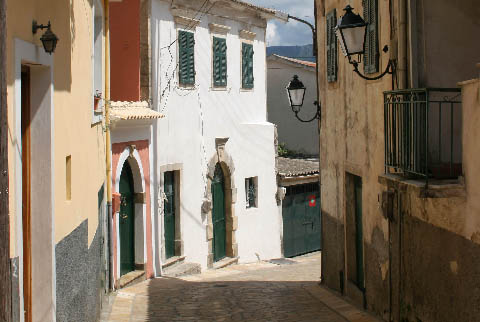 The alleys of Liapades village