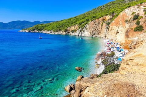 A quiet beach in Agistri.