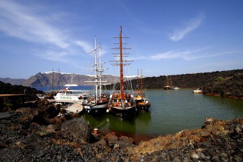 Boat tour at the volcano