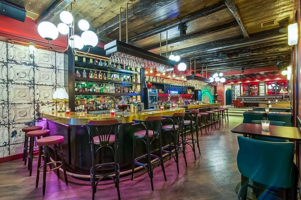 Rethymno Metropolis Bar in Town | Greeka.com