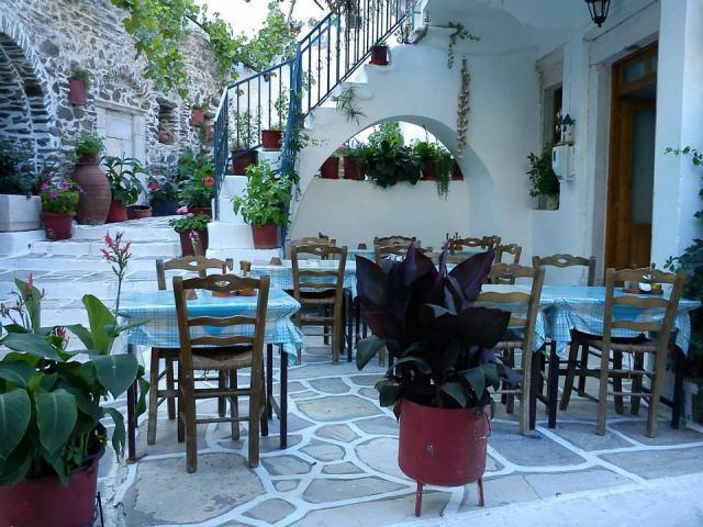 Best 1 Restaurants in Koronos, Naxos | Greeka