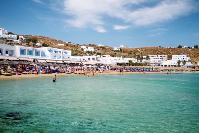 Mykonos Platis Gialos Beach: Photos, Map | Greeka