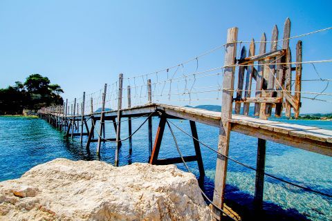 Agios Sostis: A large wooden bridge connects the mainland of Zakynthos with the islet of Agios Sostis.