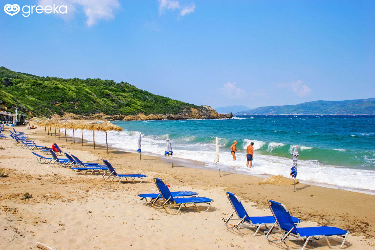 Skiathos Mandraki beach: Photos, Map | Greeka